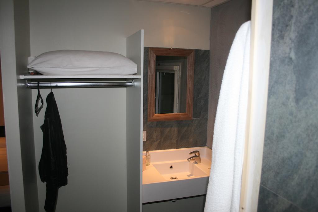 Les 4 Vallees Hotel Albertville Room photo