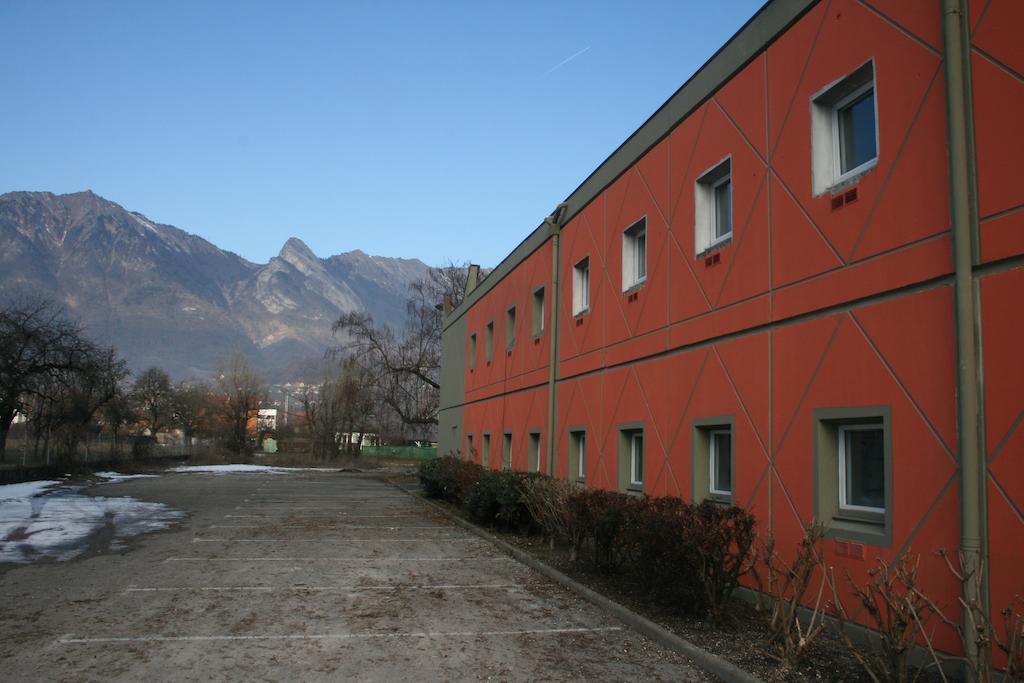 Les 4 Vallees Hotel Albertville Exterior photo
